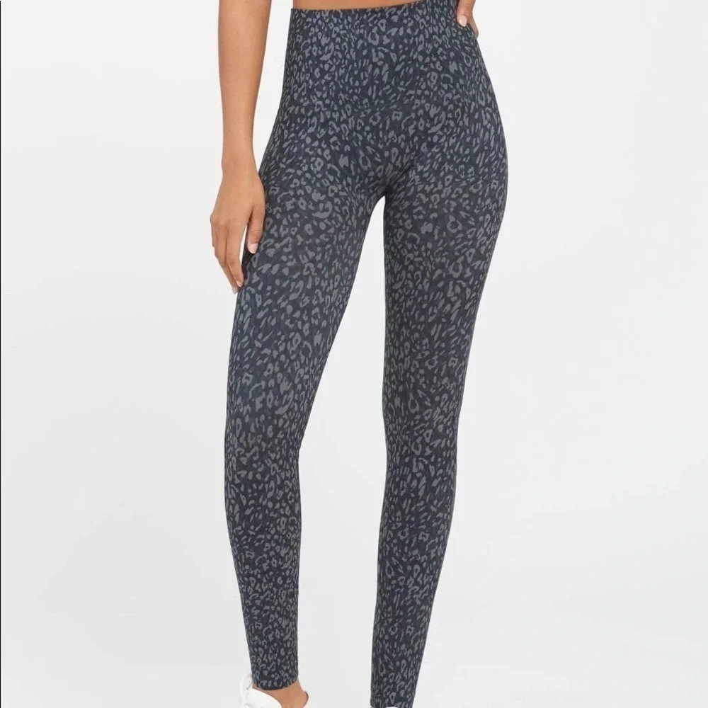 SPANX Look At Me Now Seamless Leggings Black Gray Leopard